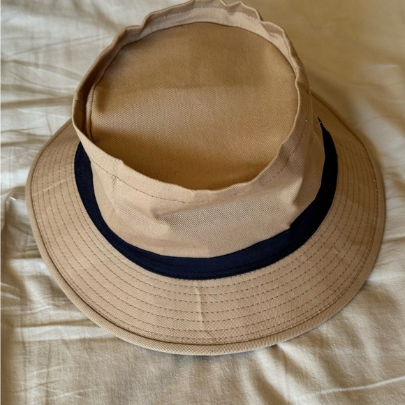 The Cap bucket hat - Picture 4 of 8